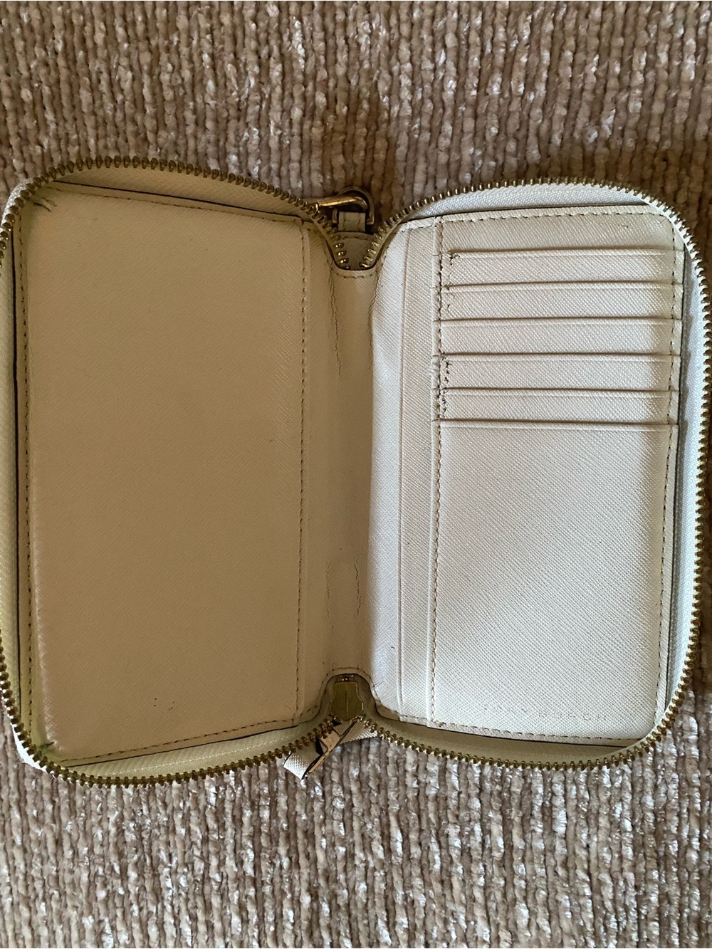Tory Burch Perforated Cream Leather Wristlet Phone Case - Picture 8 of 10